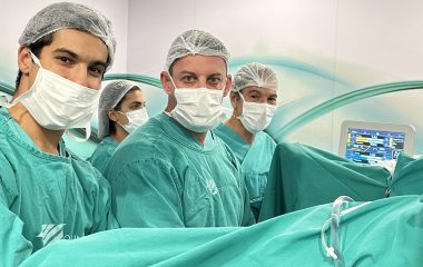 HoLEP: Monte Sinai oferece tecnologia que utiliza laser para tratar tumor benigno de próstata